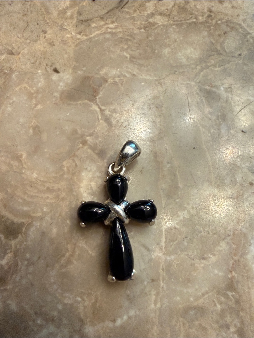 Vintage .925 sterling silver and genuine Onyx cross pendant